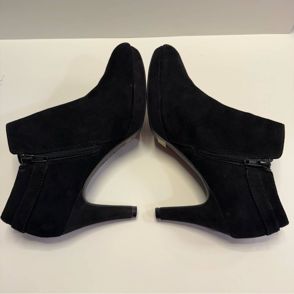 Clarks Brier Milan Black Suede Heeled Ankle Booties Women’s 9M - Picture 7 of 12